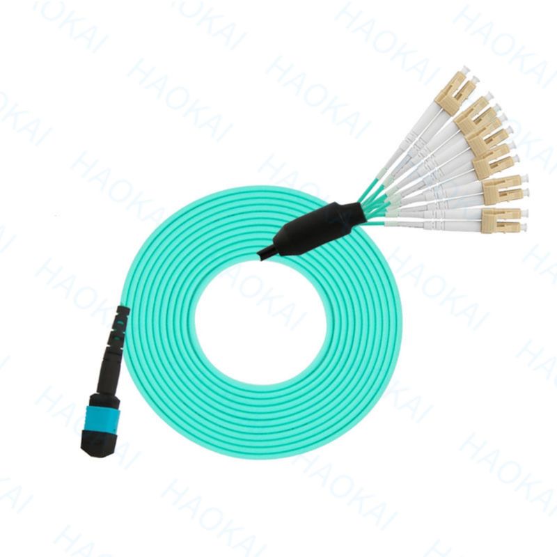 Le câble de patch MPO OM3 est un connecteur LC multimode.